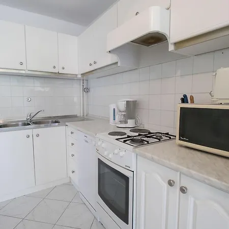 Mladen Apartment Icici